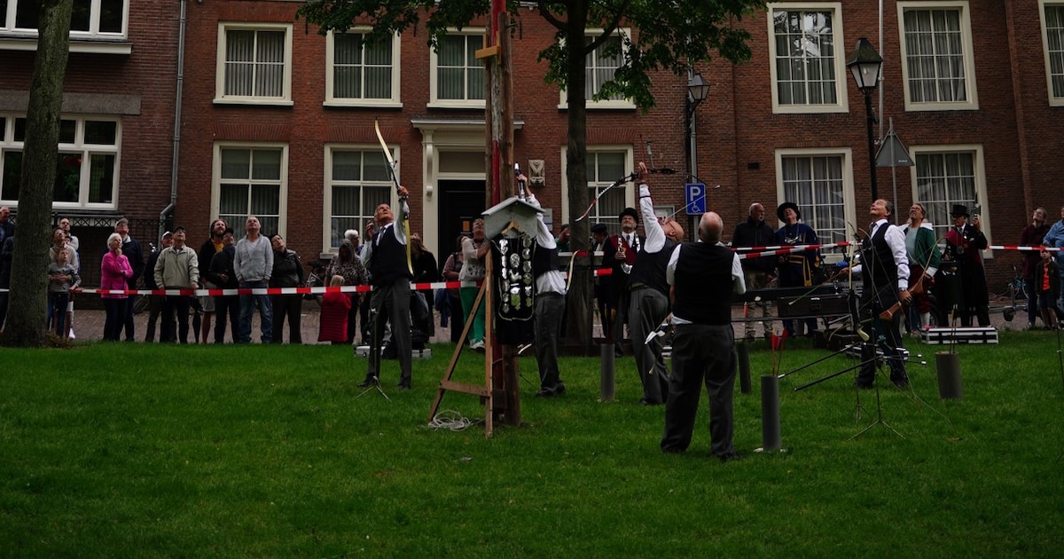 Koningsschieten op Vrijthof in Hilvarenbeek