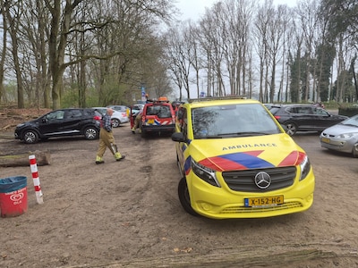Vrouw komt ten val tijdens het uitlaten van hond bij de Loonse en Drunense Duinen in Kaatsheuvel