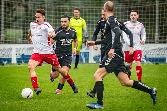 Stortvloed aan gele kaarten (en een rode prent) bij weer een ...