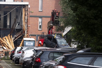 Mogelijk nog explosieven bij flat, hulpdiensten ho