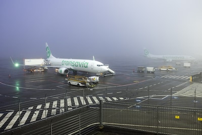 Nieuwe mistupgrade op Eindhoven Airport houdt vluchten in de lucht, maar niet zonder vertragingen