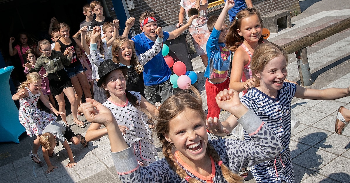 De fijnste schoolbel van het jaar klinkt in Hulsel | Oud Reusel - De Mierden