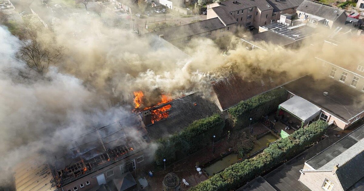 Zeer grote brand op Kerkstraat in Nuland