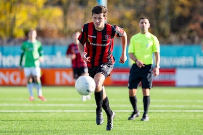 OJC verzuimt wedstrijd op slot te gooien, maar pakt toch broodnodige overwinning: ‘Deze gaat echt helpen’