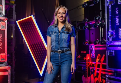 Verpleegkundige Sanne uit Best zingt al jaren in Andrea’s Borrelbar en staat nu in finale ‘The Voice