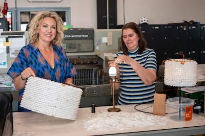 Van broodclipjes maken ze bij Klipsie lampenkappen: ‘Iedere lamp heeft een eigen verhaal’