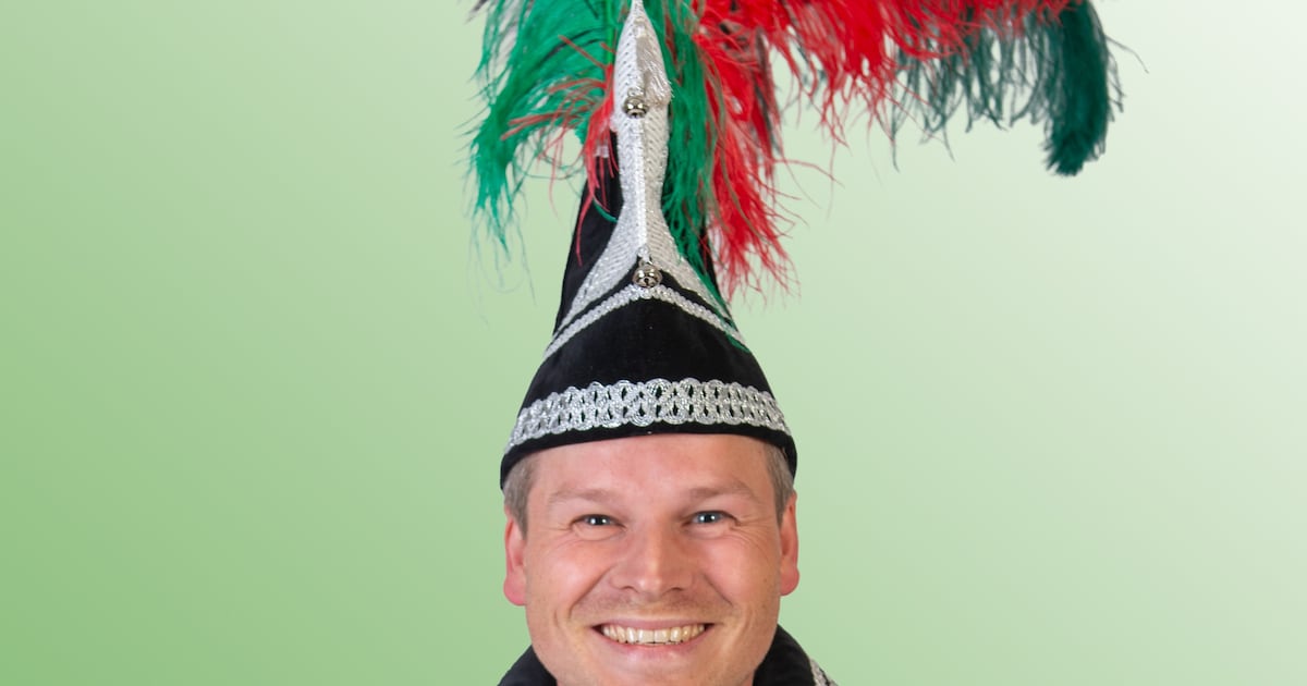 Kleren maken de jubileumprins; Ruud dun Uurste voorop bij De Kersepitten