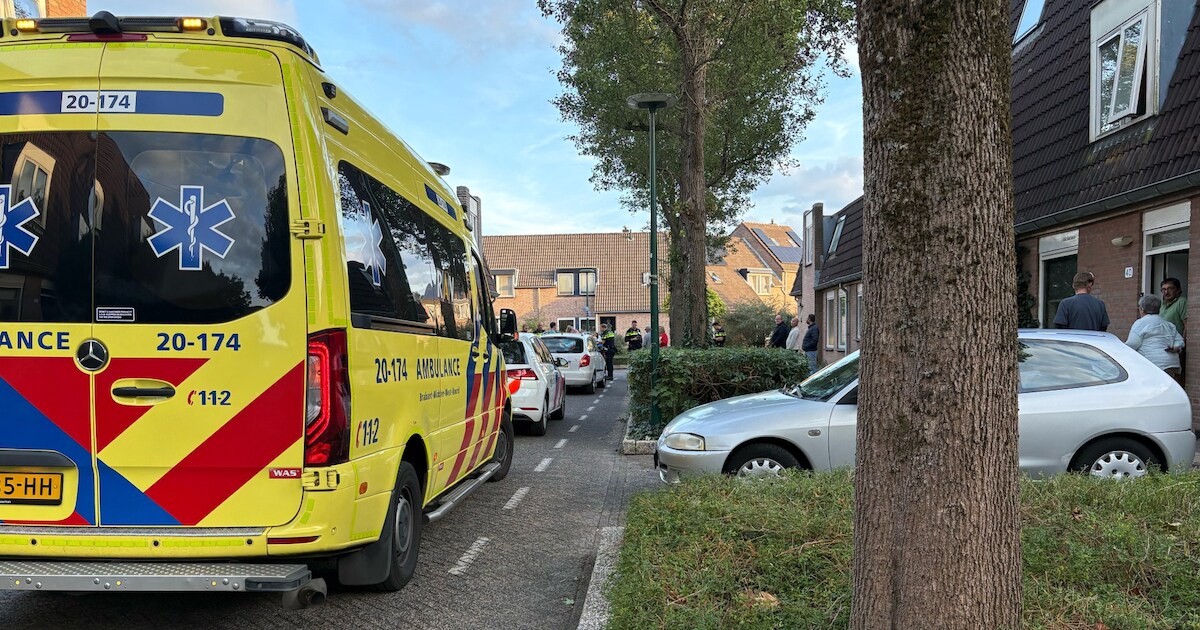 Maaltijdbezorger schrikt van passerende auto in Dongen en raakt gewond | 112 nieuws Dongen