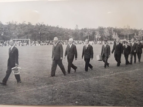 Vogelvereniging viert 70-jarig jubileum met uitgebreide tentoonstelling in Hooge Mierde