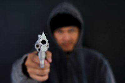 Kogel door knie in Zuilichemse schuur, cel geëist tegen man uit Vlijmen