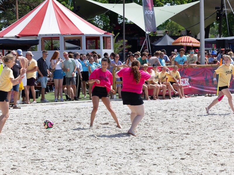 Rooi Live, genieten en even al je zorgen vergeten | Regio | BD.nl
