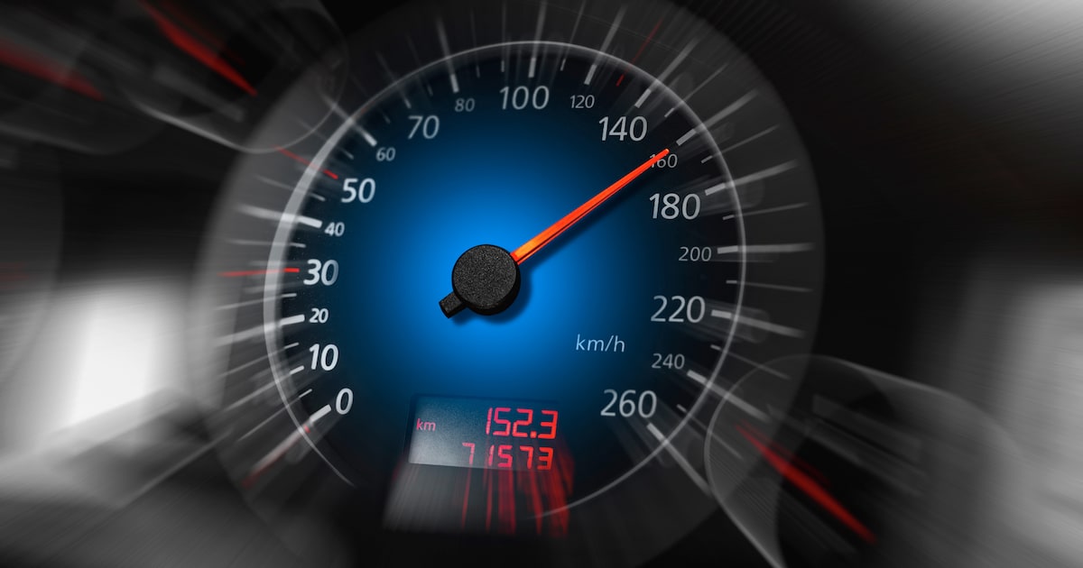 Man (21) scheurt met zijn nieuwe BMW door Tilburg en moet rijbewijs inleveren