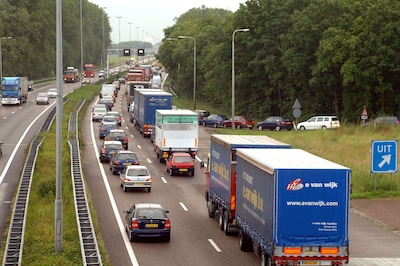 Bergingswerkzaamheden op de A2 bij Budel afgerond • Pompstation op de A59 bij Fijnaart weer open na tijdelijke sluiting