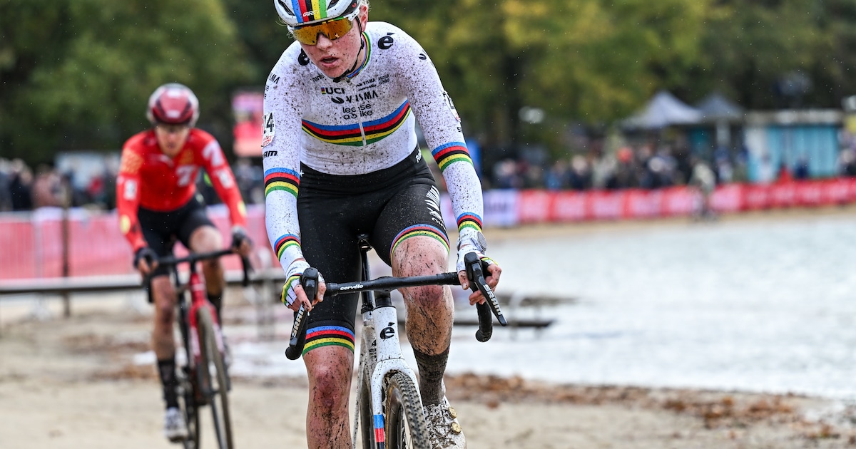 Van Empel stapt na halve ronde geëmotioneerd uit in Koppenbergcross, veldrijdster nog altijd niet fi