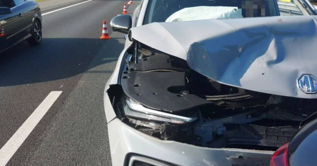 Bestuurders negeren rode kruizen na ongelukken op A2 bij Eindhoven en A58 bij Oirschot, politie boos.