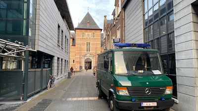‘Modellenscout’ uit Eindhoven lokt twee vrouwen naar appartement in Turnhout om seks met hen te hebb