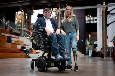 Eugénie verloor haar been, Michèle zit in een rolstoel: samen helpen ze anderen met een beperking aa