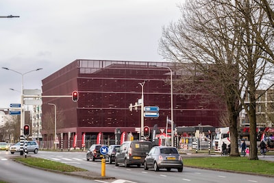 Breda heeft een nieuwe parkeergarage van vijf verdiepingen, en daar zit een gedachte achter