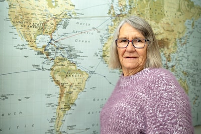 Ze zag dolfijnen, piraten en een overval: Helen (75) zeilde 27 jaar de wereld rond