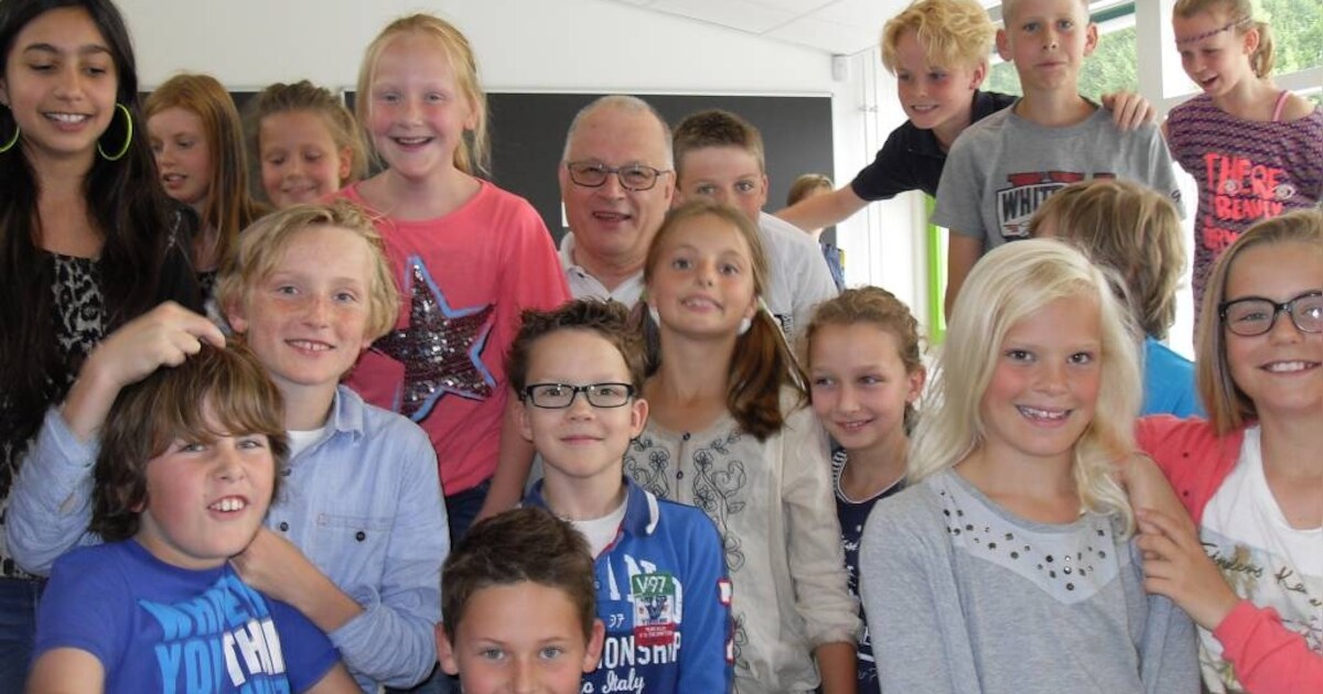 Leraar Piet van den Akker neemt afscheid | Maasdriel | BD.nl