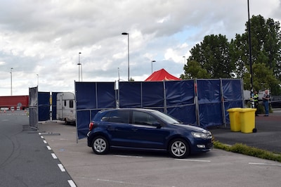 Politie onderzoekt dood van vrouw op parkeerplaats langs A2 