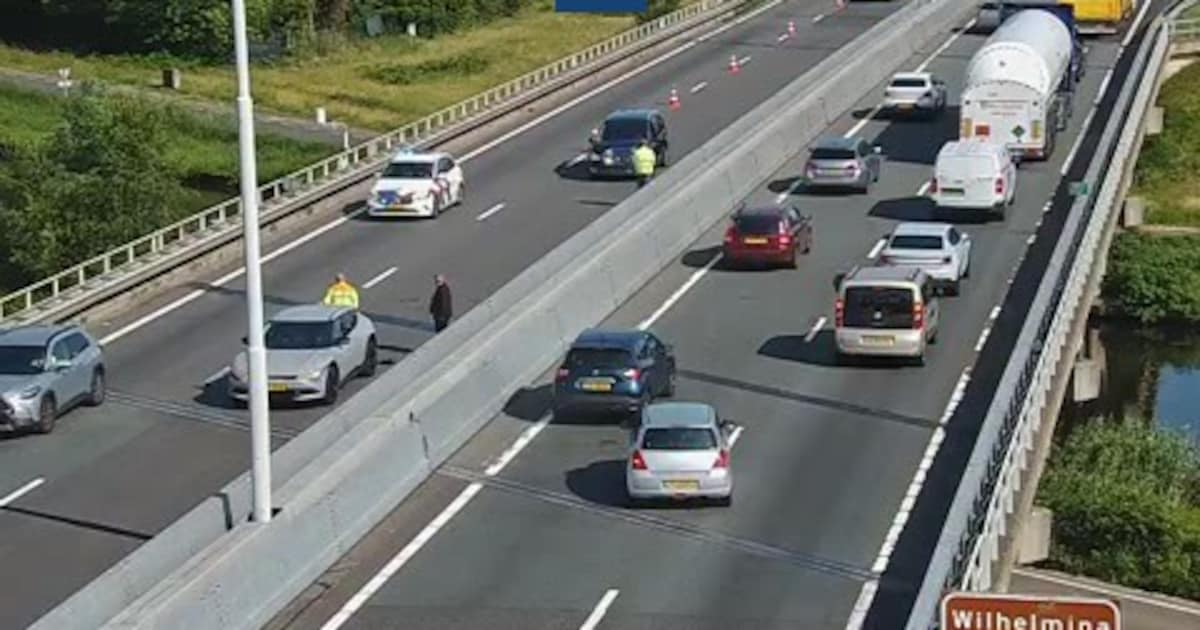 Kapotte vrachtwagen op A58 bij Breda zorgt voor 45 minuten vertraging richting Tilburg