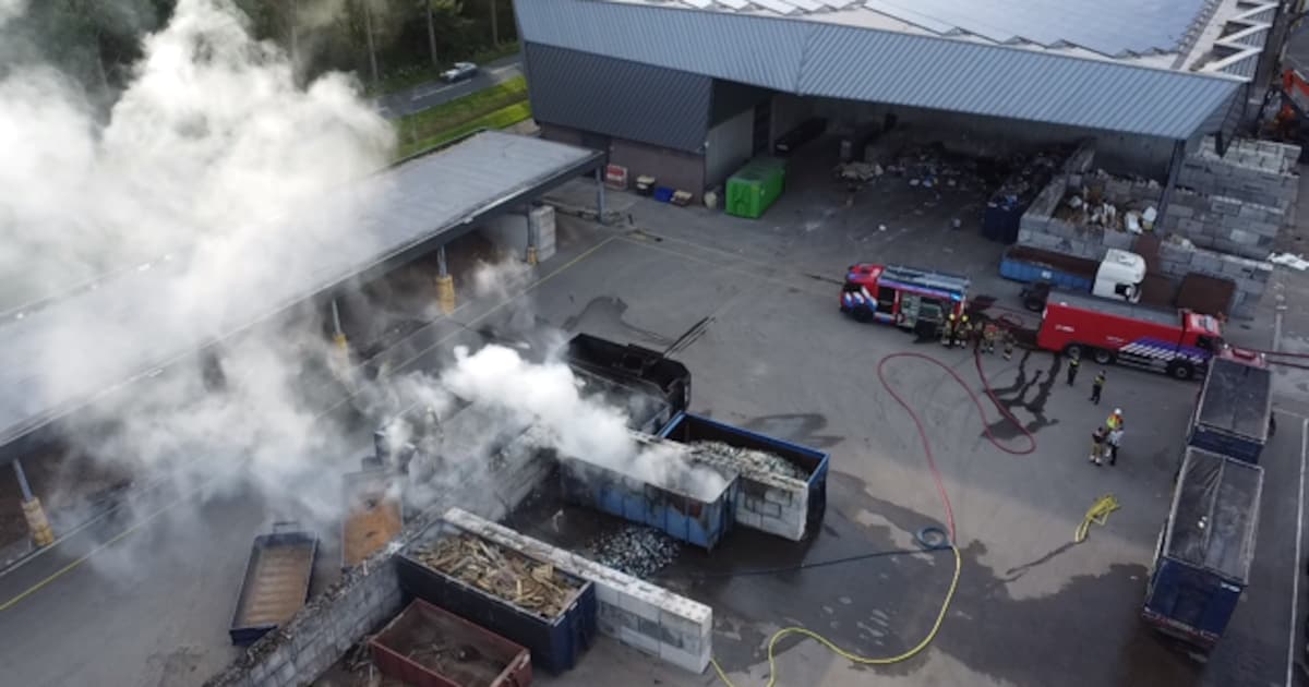 Wéér tik op de vingers Afvalstoffendienst, depot chemisch afval niet op ...