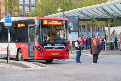 Handjevol busreizigers trotseert stakingsdag: ‘Maar als ik dit had geweten...’