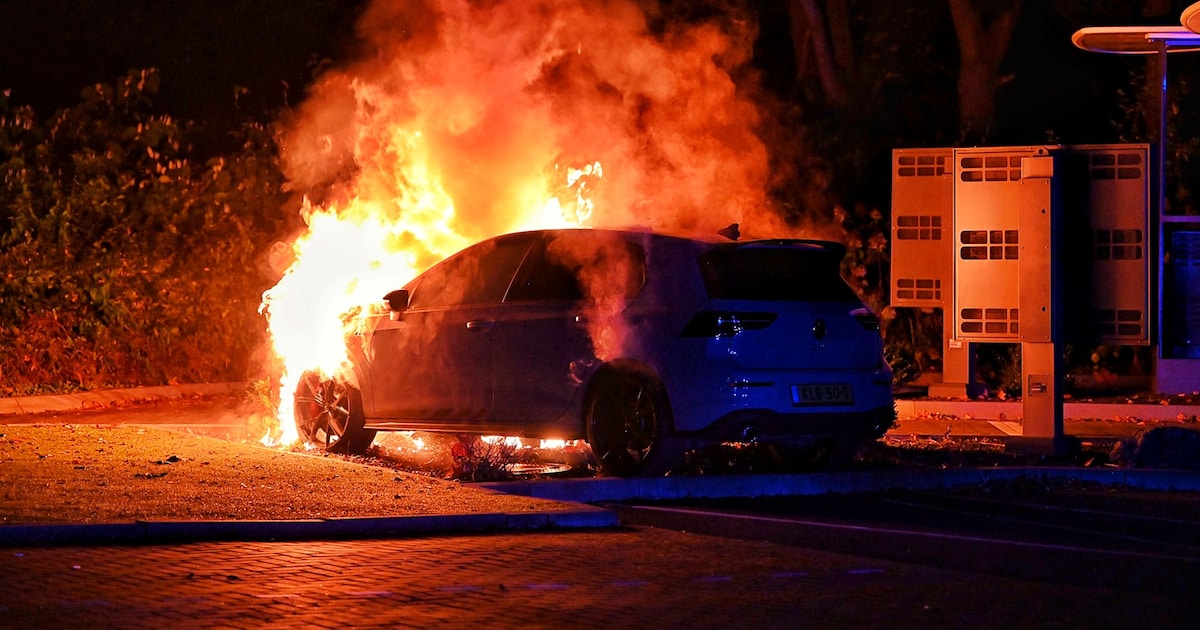 Achtervolging op hoge snelheid vanuit Eindhoven eindigt met crash bij McDrive langs N65 bij Udenhout