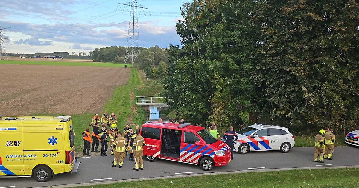 Man belandt in het water bij Biesbosch in Hank en trekt zichzelf eruit