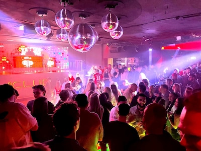 PSV-selectie viert 27e landstitel in besloten kring, met Jerdy Schouten erbij