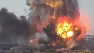 Enorme explosie bij vuurwerkfabriek zorgt voor schade en gewonden op Malta
