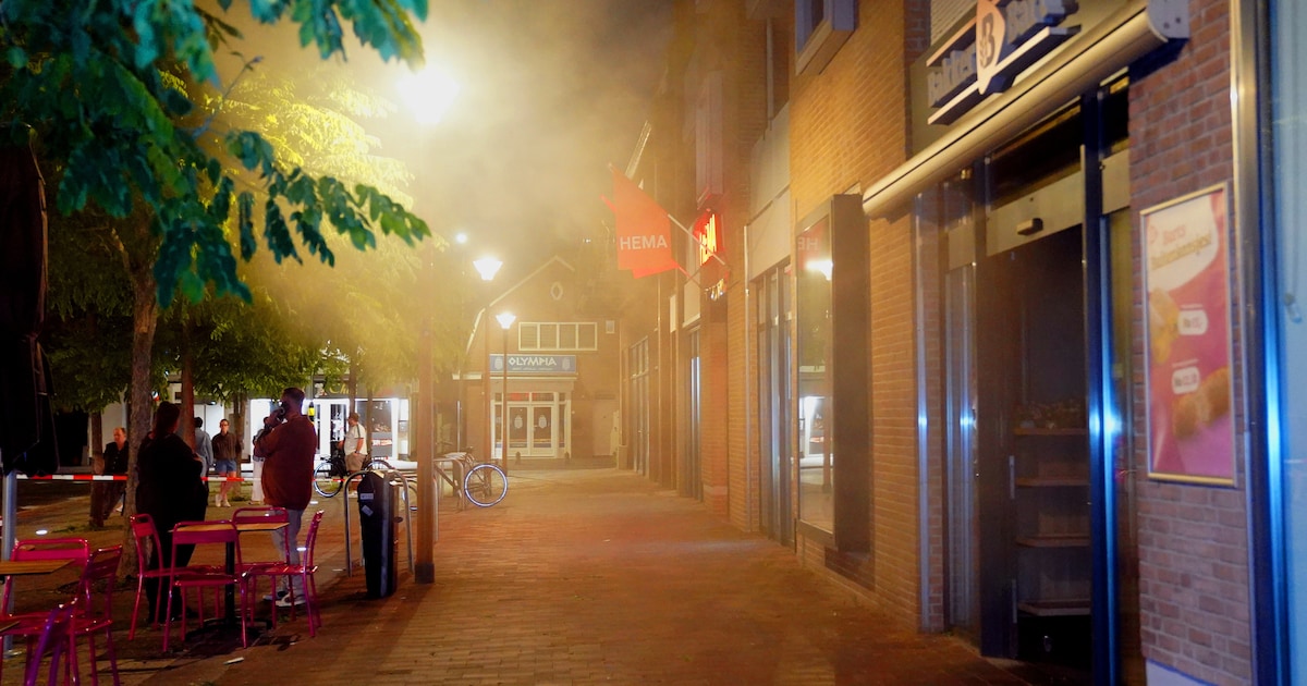 Scooterrijder (19) hindert hulpdiensten bij blussen van brand in Bakker Bart in Vlijmen
