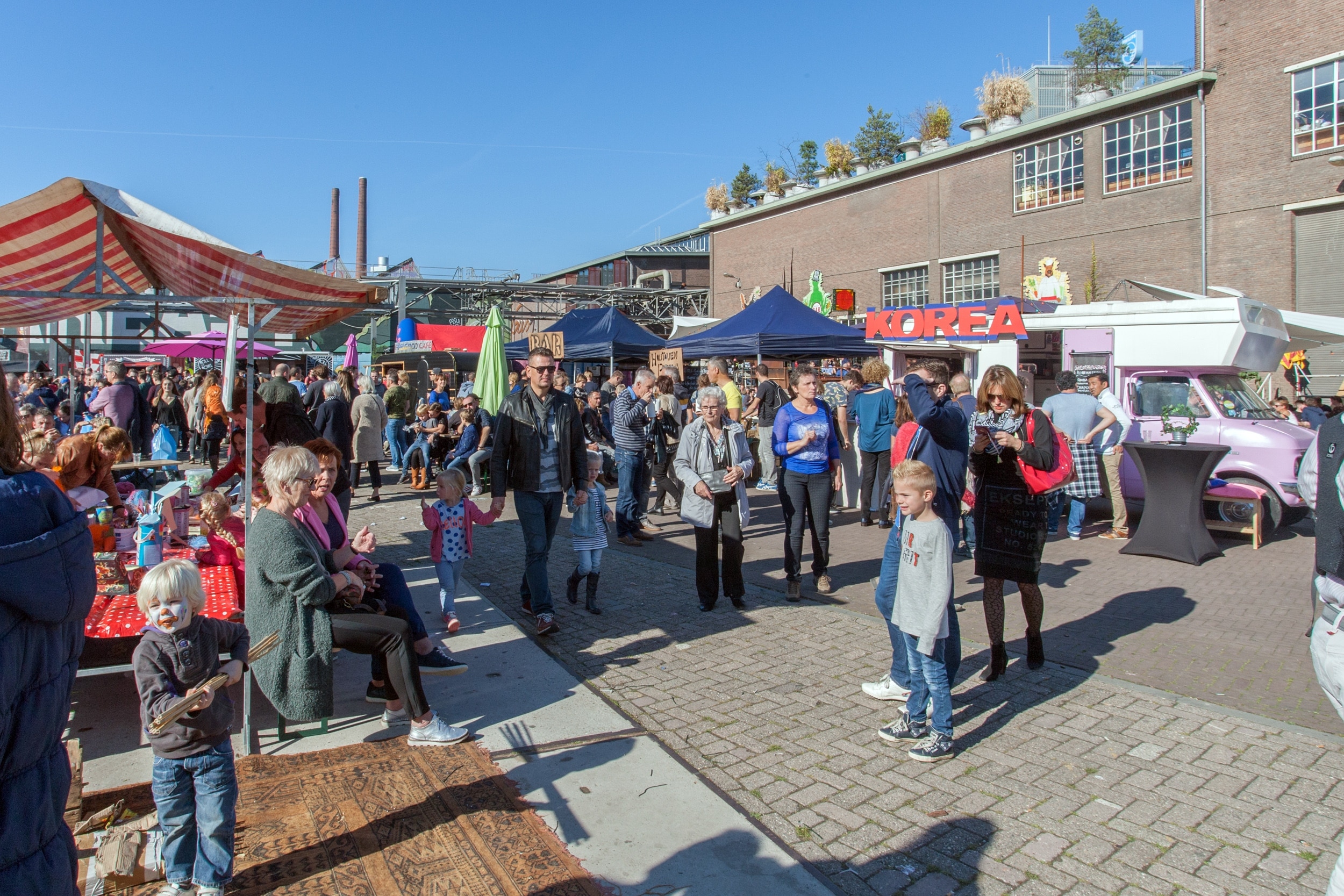 FeelGood Market op Strijp S: handgemaakte producten, duurzame items en livemuziek