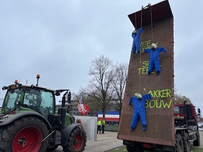 Boerenprotest in Brabant: vijftig trekkers buiten, tweehonderd man in provinciehuis