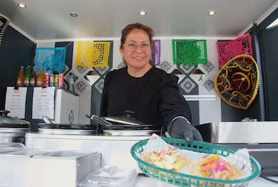 Victoria verkoopt authentieke taco’s op de Markt: ‘De Mexicaanse keuken zit in mijn hart’