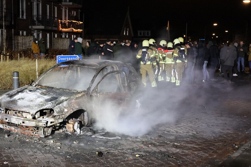 Auto in brand op de beruchte kruising in Veen.