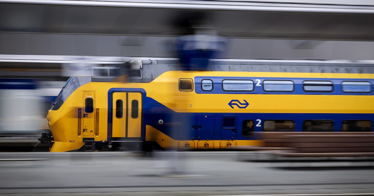 Geen treinen tussen Den Bosch en Boxtel na aanrijding op het spoor