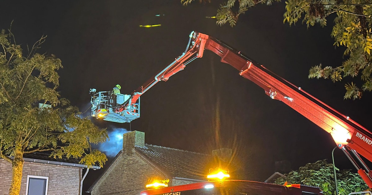Schijndelse schoorsteenbrand: brandweer zet hoogwerker en speciaal gereedschap in