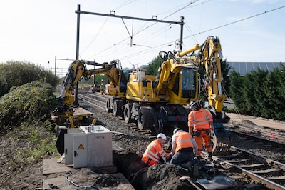 Een monsteroperatie aan het spoor na de enorme crash in Meteren: kan de trein hier vrijdag weer rijd