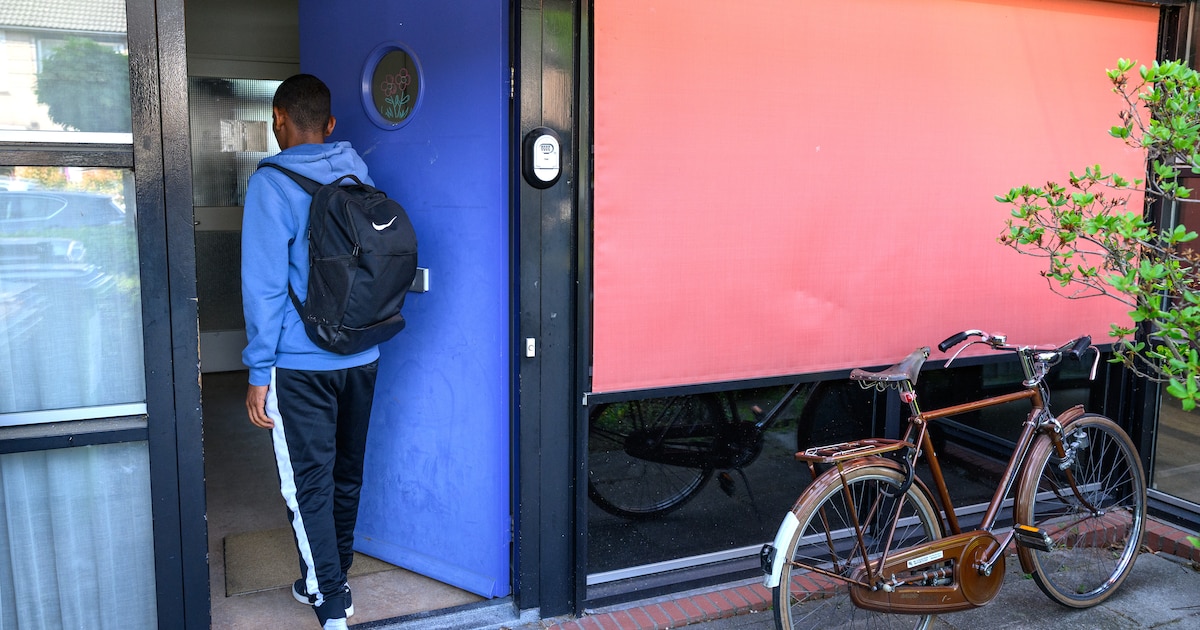 Wie zijn de jongens waar Engelen zo bang voor is? Binnenkijken in het leven van jonge vluchtelingen