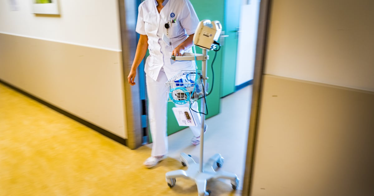 Zorgmedewerkers leggen twee minuten werk neer na dood medewerkster ggz ...