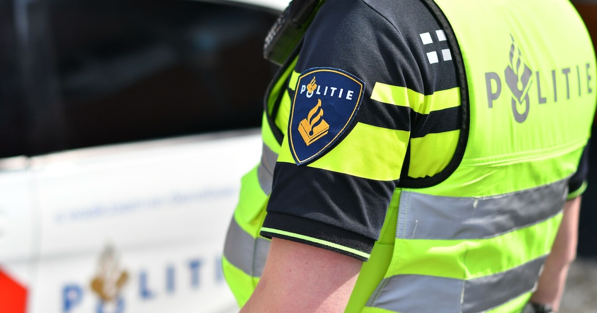 Tilburgse vrouw mishandelt agent nadat ze ongeluk veroorzaakt en doorrijdt.