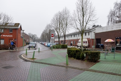 Drugsoverlast, ruzie op straat en kinderen die niet meer buiten durven te voetballen: Woensel-West i