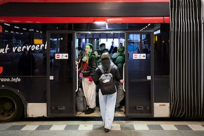 Snelle buslijn HOV3 vervoert vooral rolkoffers en vakantiegangers