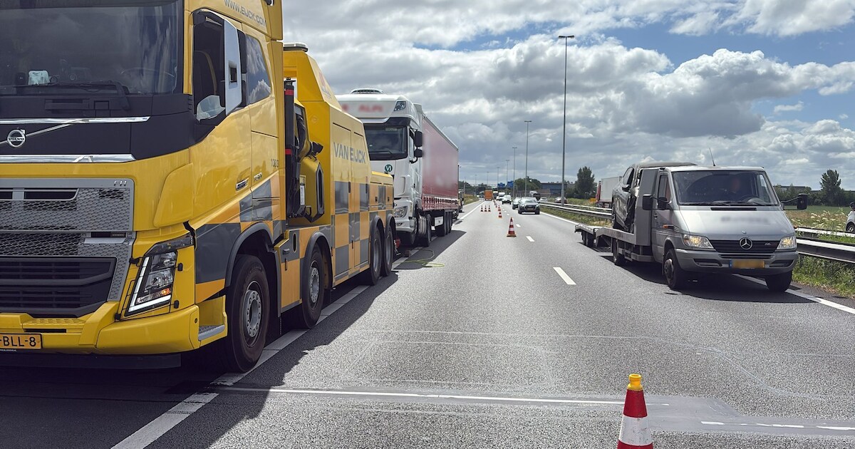 Defecte vrachtwagen zorgt voor file op A27: uur vertraging