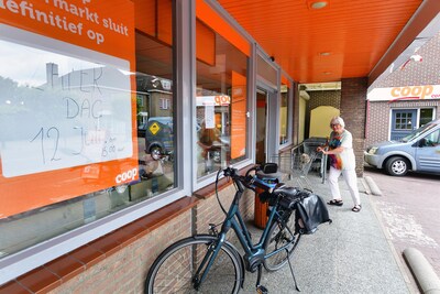 ‘Verschrikkelijk! Hoe moet het nu?’ Supermarkt in Huijbergen sluit
