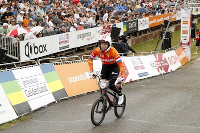 BMX’ster Renske (22) uit Nuland pakt eerste wereldbekerzege 