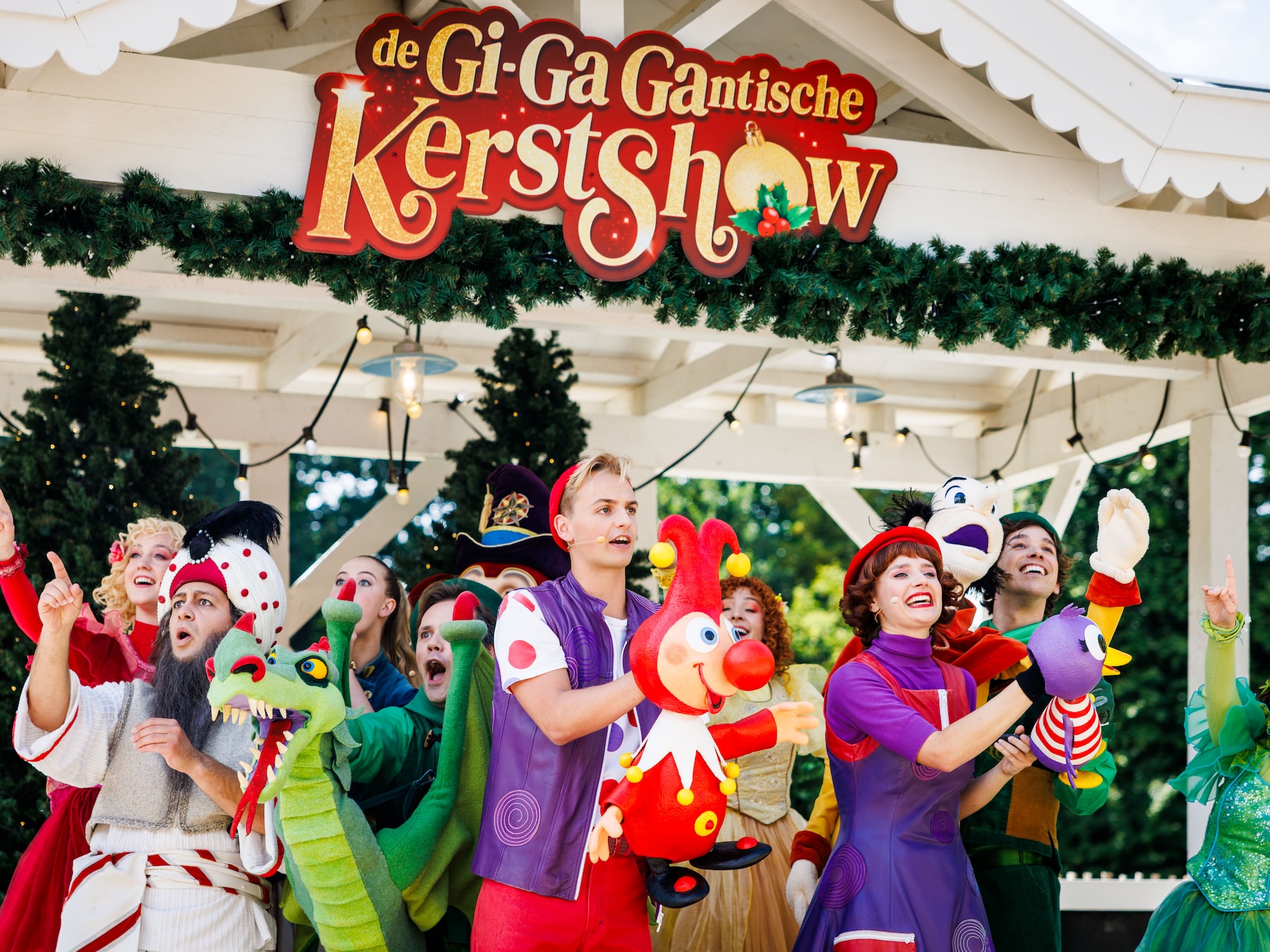 Tijdens ‘gezellig avondje’ met René Froger bedacht de Efteling een kerstshow met jonge Toppers, Kabouter Plop en K3