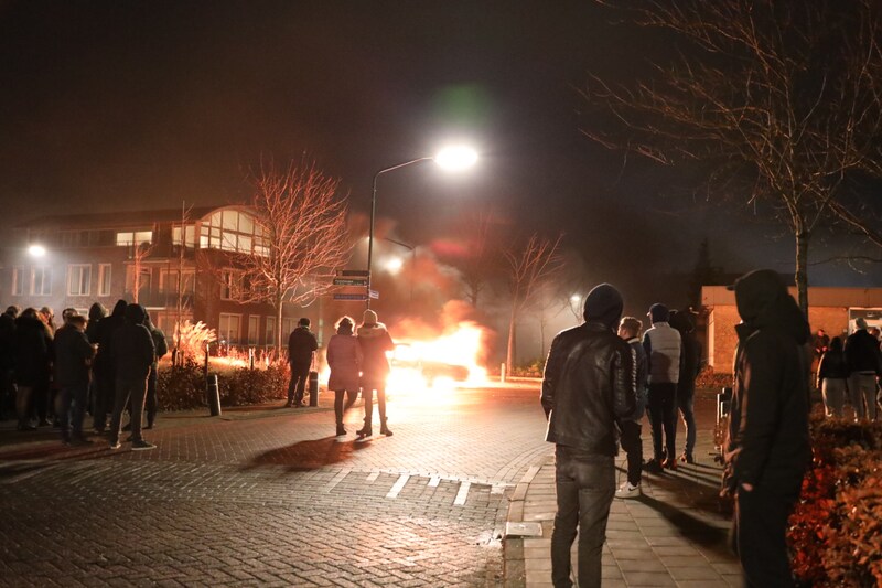 Auto in brand op de beruchte kruising in Veen.